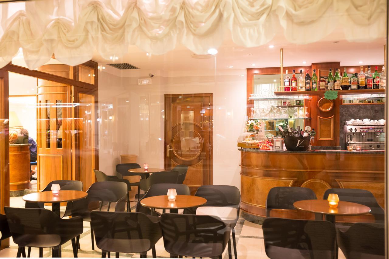 Hotel Tritone Caorle Exterior foto
