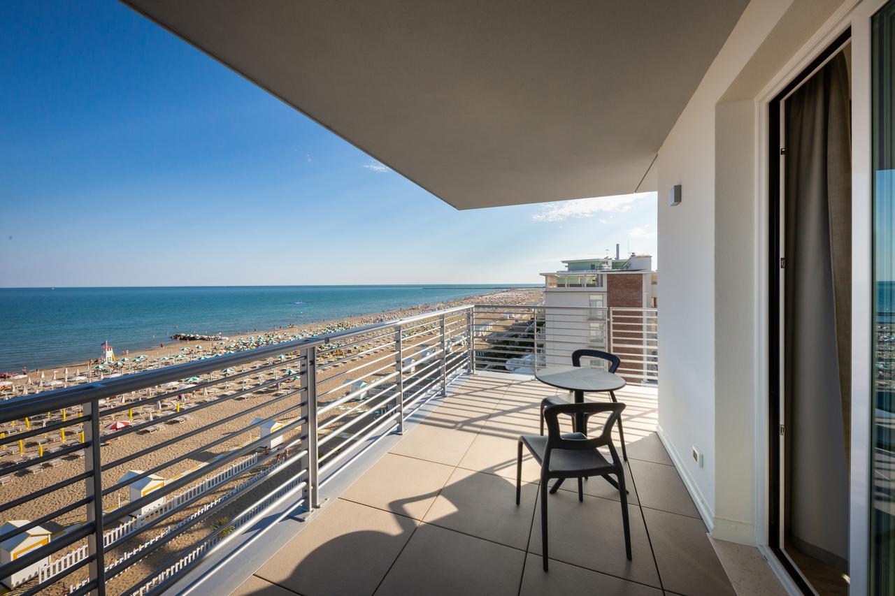 Hotel Tritone Caorle Exterior foto