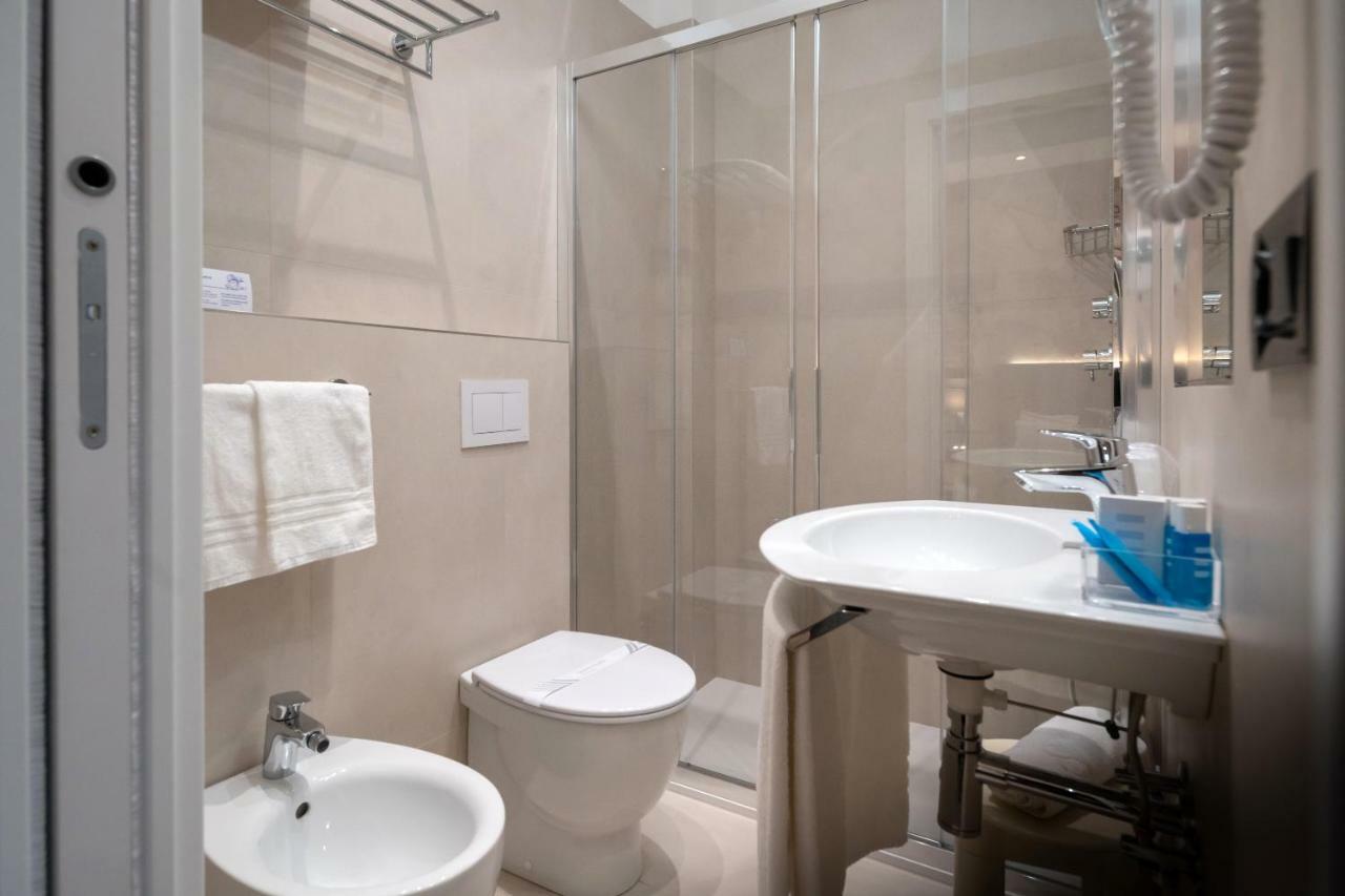 Hotel Tritone Caorle Exterior foto